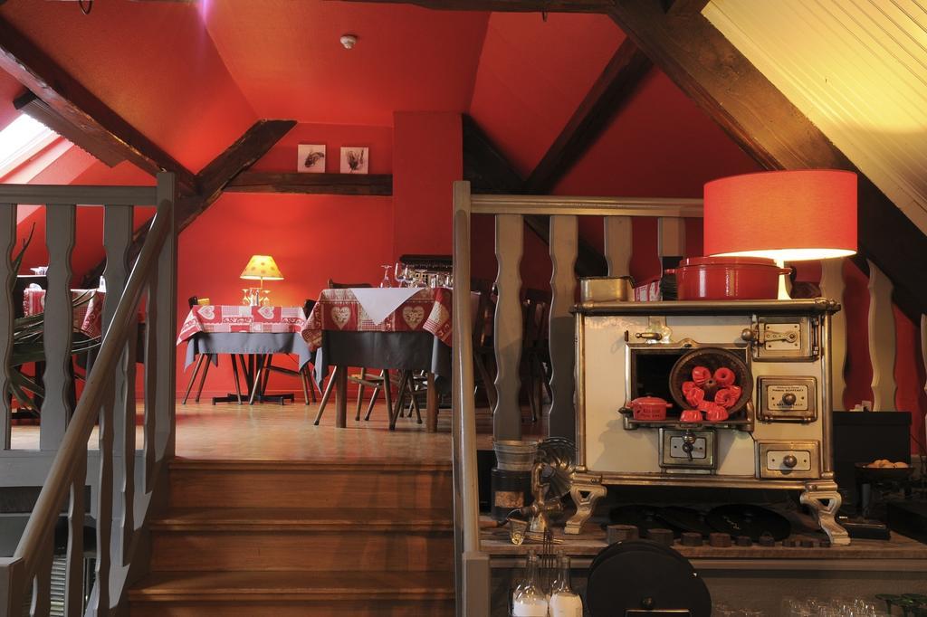 Hotel Restaurant Domaine De Basil Orbey Exteriör bild